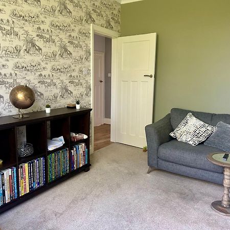 Lovely, Large Double Bedroom With Park View In Home Hazel Grove Ngoại thất bức ảnh