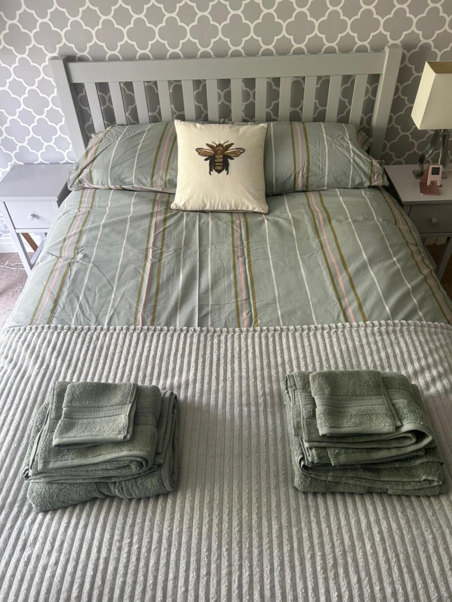 Lovely, Large Double Bedroom With Park View In Home Hazel Grove Ngoại thất bức ảnh